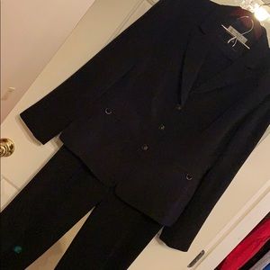 Tahari Arthur S Levine Ladies Pant Suit NWT 14